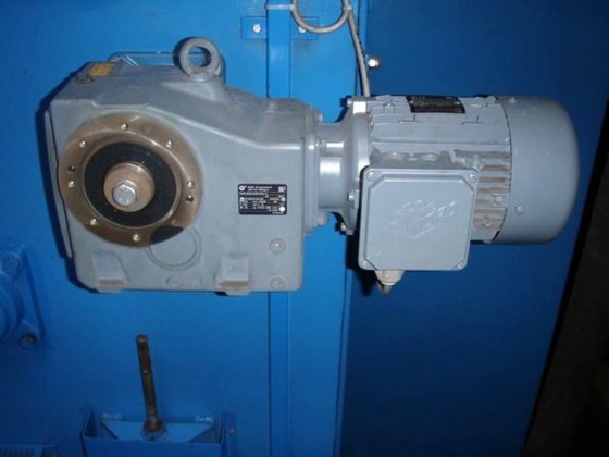 タンブルベルトショットブラスト機の完全オーバーホール 7,5 kW SCHLICK