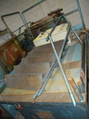 傾斜可能なアルミ溶解炉 MORGAN ± 600 kg、ガス加熱式