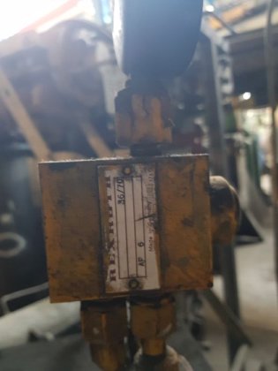 液压装置 15 千瓦