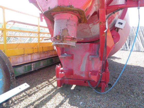 セメントミキサー、± 6 m³