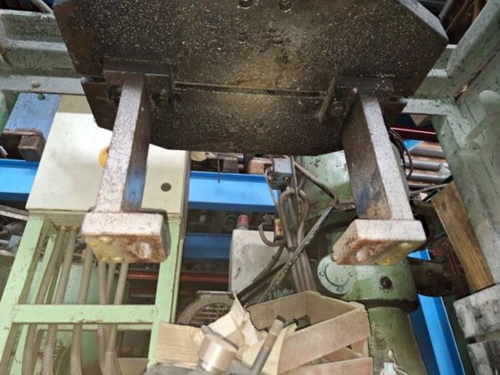 重力は 4 部で分ける型のためのダイ カスト機械