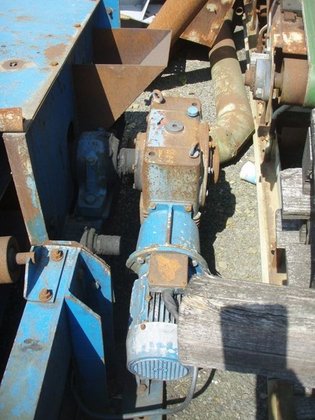 橡胶带输送机，4000 毫米 x 740 毫米，平的