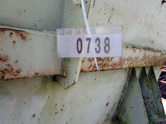 バンカー、± 2 m³、排出コンベア付き