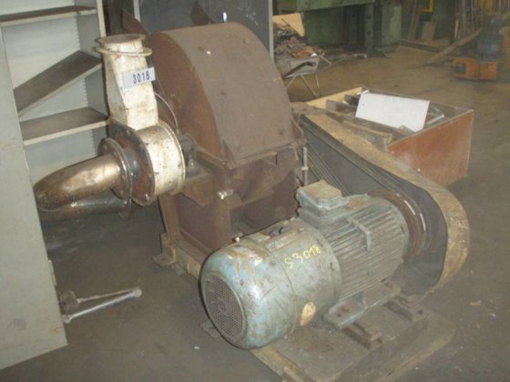 ハンマーミル、15 kW、穴あき底部付き