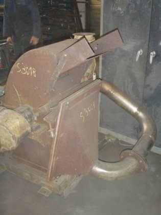 锤式粉碎机，15 千瓦，底部带孔