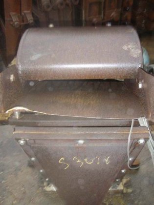 ハンマーミル、15 kW、穴あき底部付き