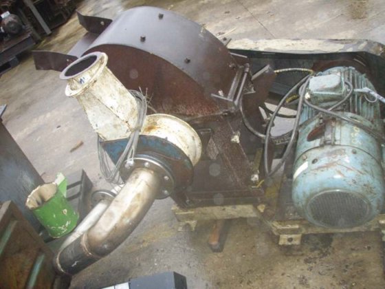 ハンマーミル、15 kW、穴あき底部付き