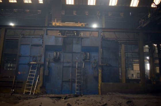 2007 Shot Blast Cabinet DISA,