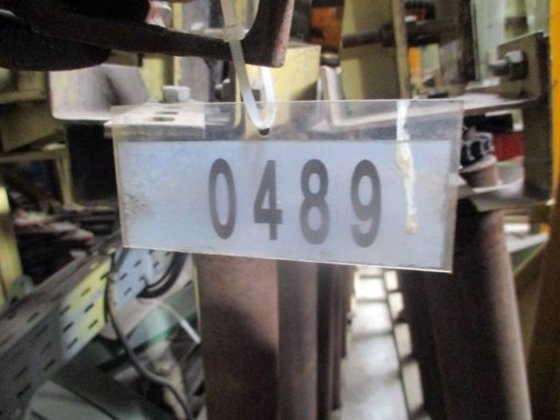 2 个用于小型铸造浇桶的吊桶，± 60 千克