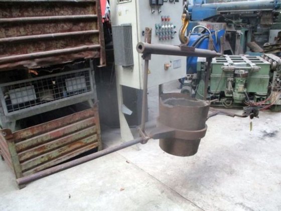 小型鋳造取鍋用リフティングベール2個、± 60 kg