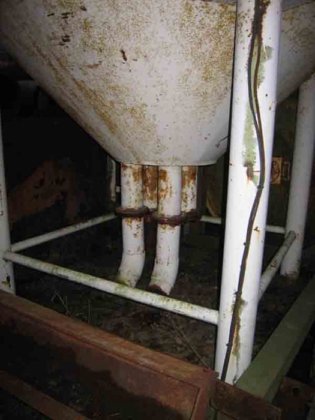 10 m³のコンパートメントを2つ備えたサイロ