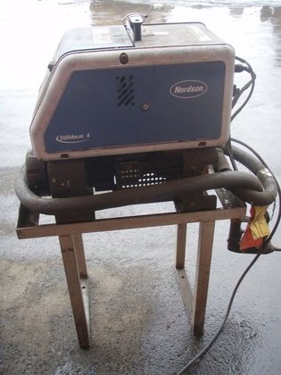 用于粘合剂的加热和配料装置，NORDSON Durablue D4 L