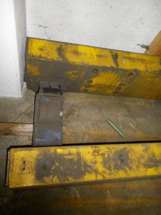 2001 DEMAG 双梁桥式起重机，10 吨，9450 毫米