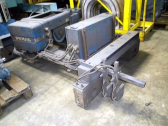 2001 DEMAG 双梁桥式起重机，10 吨，9450 毫米