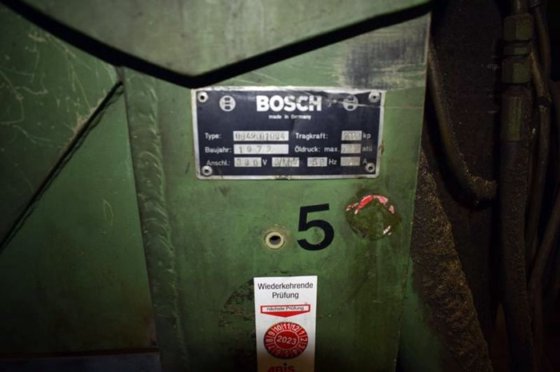 スタッキングボックス用油圧チルト BOSCH 1000kg