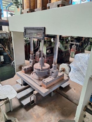 重力压铸机，模具多部件分离，手动和气动