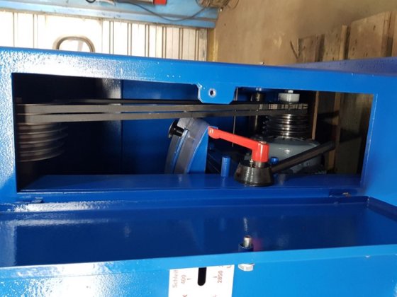 一台石台磨床 REMA，600SK 型，60 米/秒