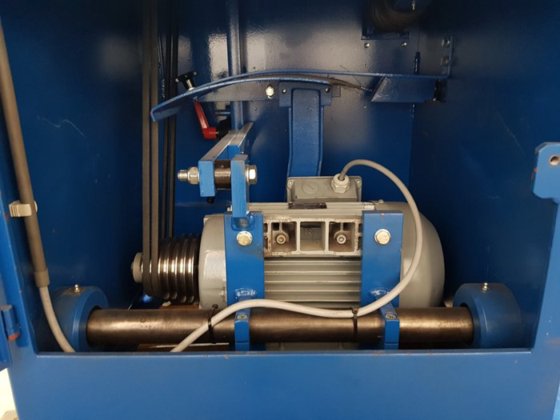 一台石台磨床 REMA，600SK 型，60 米/秒