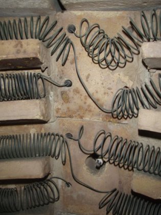 アルミニウム用電気式保持炉、± 300 kg