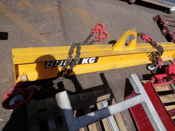 提升梁 8 吨，带 2 个吊钩，长