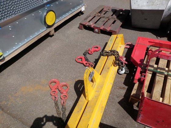 提升梁 8 吨，带 2 个吊钩，长