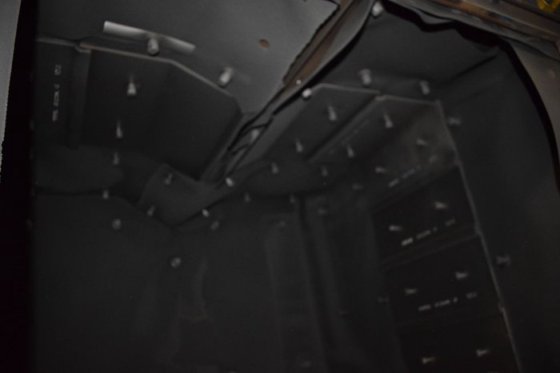 Hanger type shot blast cabin