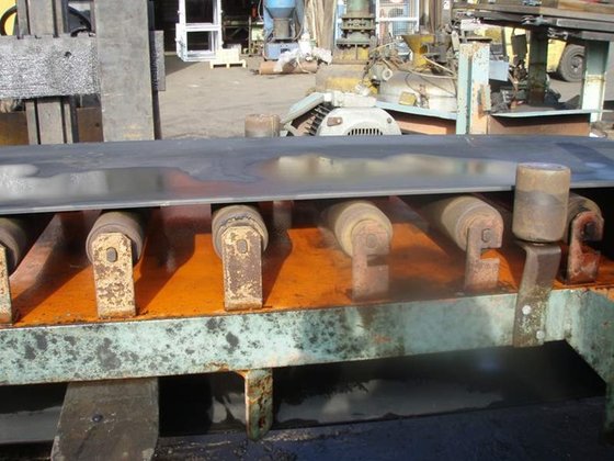 脚なし抽出ベルトコンベヤ 3900 x 600mm