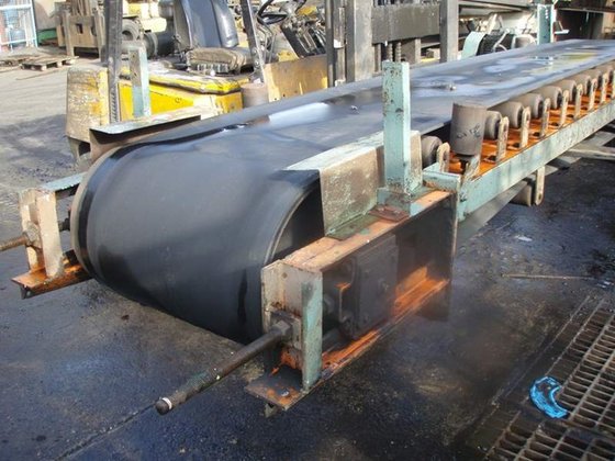 脚なし抽出ベルトコンベヤ 3900 x 600mm