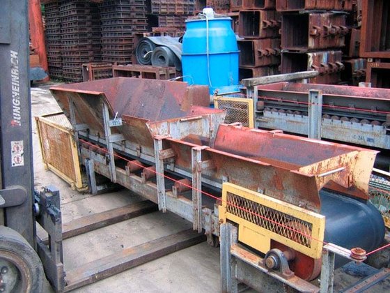 抽出ベルトコンベヤ 3900 x 575mm