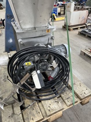 2016 带小料斗的不锈钢计量螺杆