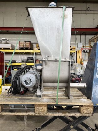 2016 带小料斗的不锈钢计量螺杆