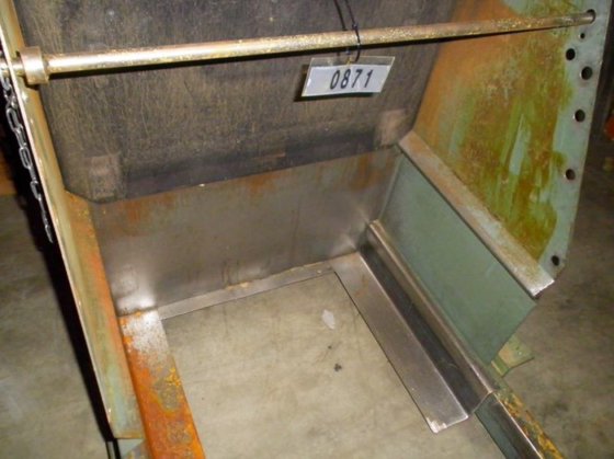 用于装载 ABC 1500 千克包装箱的水力拉伸机