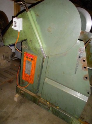 用于装载 ABC 1500 千克包装箱的水力拉伸机