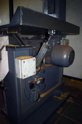 2011 用于木材或金属的立式带锯床 HEMA