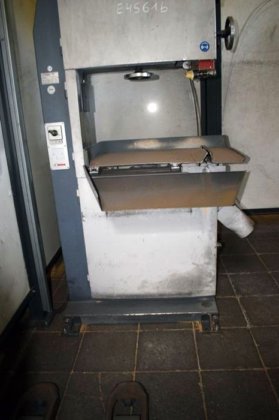 2011 用于木材或金属的立式带锯床 HEMA