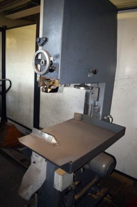 2011 用于木材或金属的立式带锯床 HEMA