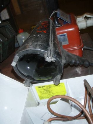 ひび割れ検出装置、UVランプ付き、箱入り