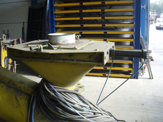 呋喃混砂机铰接臂 15-18 吨/小时 WÖHR