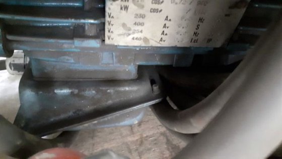 用于悬浮涂料桶的搅拌器 )