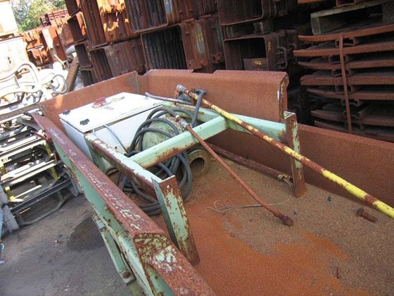 振动输送机，6800 毫米 x 600 毫米