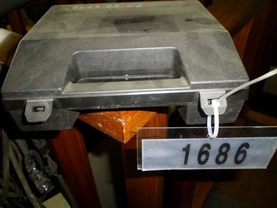 1998 手提箱式超声波测厚仪