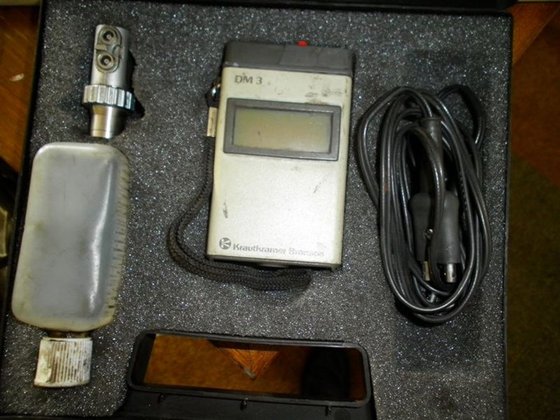 1998 手提箱式超声波测厚仪