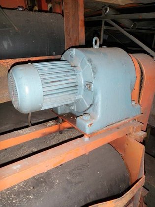 2 条特殊卸料带，3350 毫米 x 780