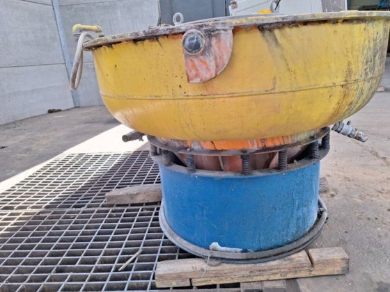 2003 VIBROCHIMICA 285l 圆形振动器/镘刀