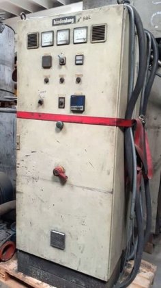 1996 固定式电熔炉和保温炉 HINDENLANG，用于生产 1100 公斤铝材