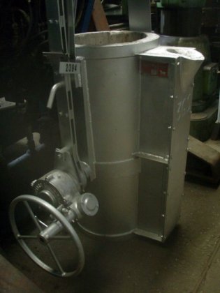 1992 带茶壶嘴的处理勺 ACETARC，750 千克