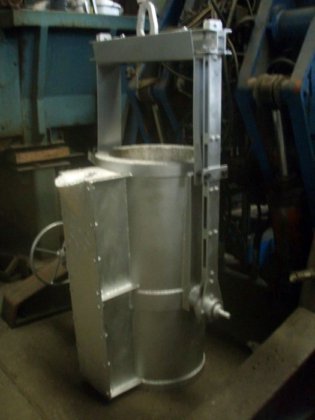 1992 带茶壶嘴的处理勺 ACETARC，750 千克