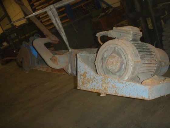 摆动式切割器，用于直径 400 毫米的圆盘