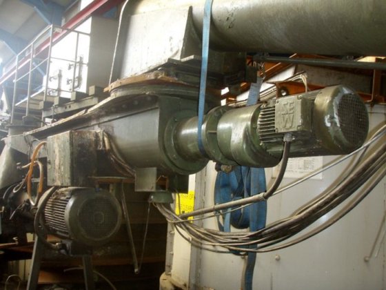 带 AXMANN 混合器的呋喃砂造型转盘，20 吨/小时