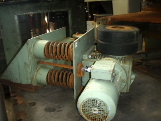 带 AXMANN 混合器的呋喃砂造型转盘，20 吨/小时